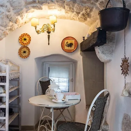 La Petite Maison Blanche Apartment *